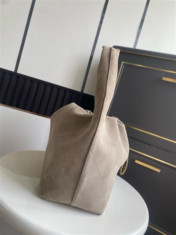 2026131204558697 900